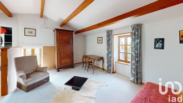 Maison 15 pièces de 345 m² à Sainte-Soulle (17220)