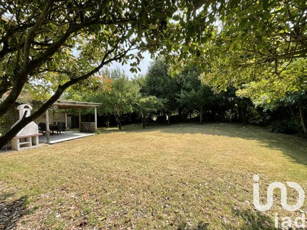 Maison 15 pièces de 345 m² à Sainte-Soulle (17220)