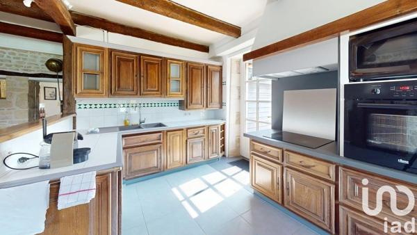 Maison 15 pièces de 345 m² à Sainte-Soulle (17220)