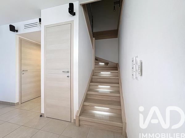 Maison à vendre 4 pièces 91 m² Saint-Cyr-sur-Mer