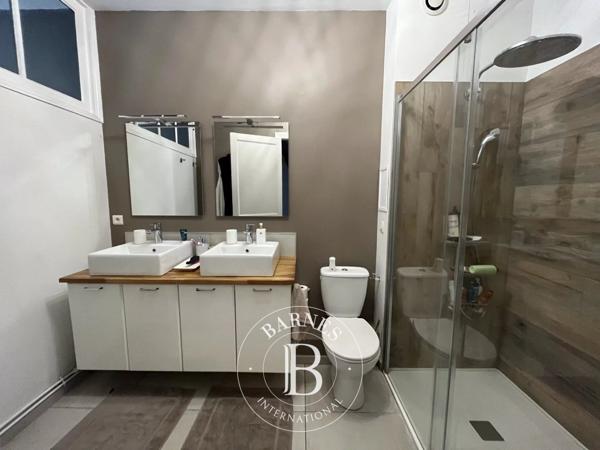 Armentières, Maison de ville 7 Chambres -  242 m² à vendre