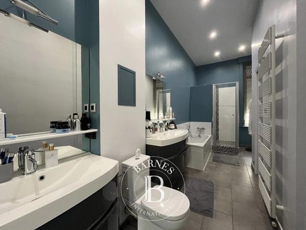 Armentières, Maison de ville 7 Chambres -  242 m² à vendre