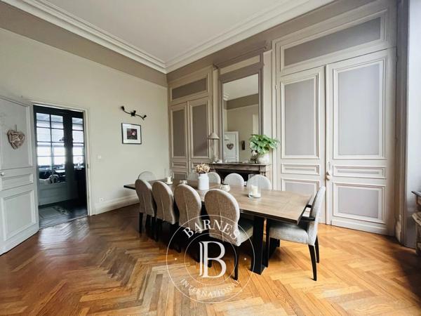 Armentières, Maison de ville 7 Chambres -  242 m² à vendre