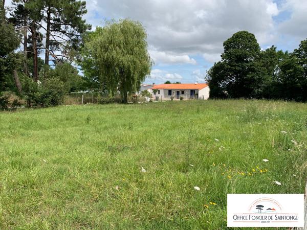 TERRAIN CONSTRUCTIBLE 660 m2