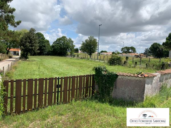 TERRAIN CONSTRUCTIBLE 660 m2