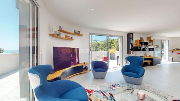 Vente
                Appartement136,92 m² - 4 Pièces -
                    Granville (50400)