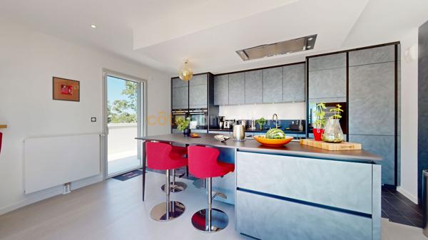 Vente
                Appartement136,92 m² - 4 Pièces -
                    Granville (50400)