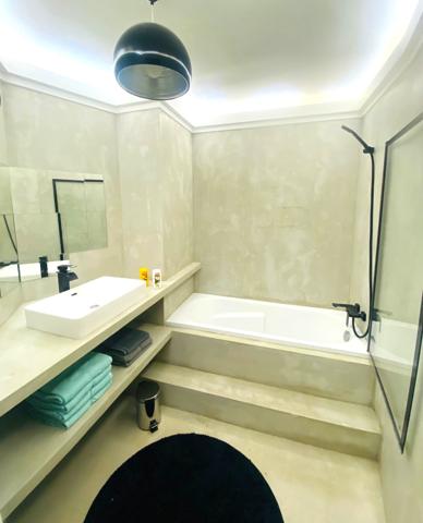 Appartement rénové en dernier étage