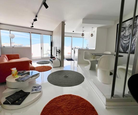 Appartement rénové en dernier étage