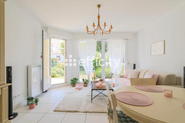 Appartement
         2 pièces
        - 49 m² Bien prestige 425 000 € *