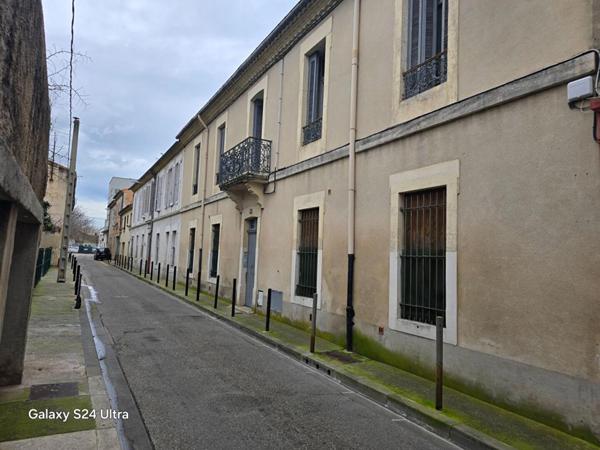 Immeuble Nimes 18 pièce(s) 450 m2 de 10 appartements avec cour intérieure