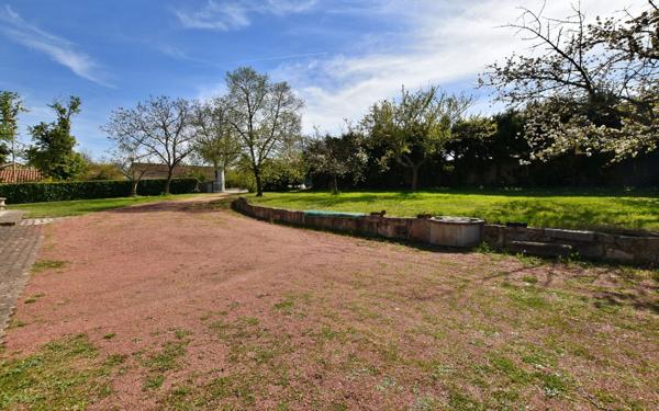 Maison à vendre    5 pièces • 144,60 m2 Commelle-Vernay