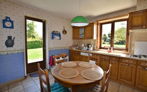 Maison à vendre    5 pièces • 144,60 m2 Commelle-Vernay