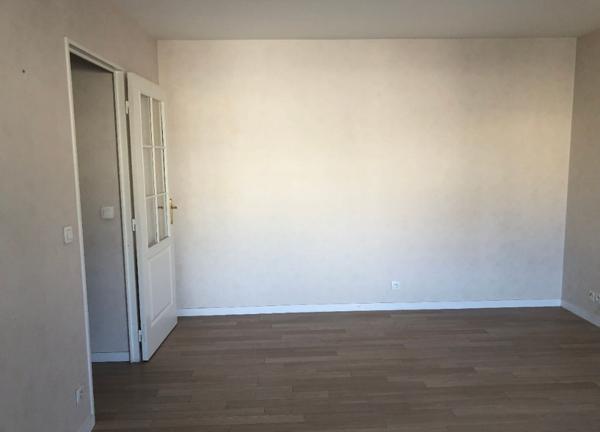 APPARTEMENT BRIE-COMTE-ROBERT AVEC BOX