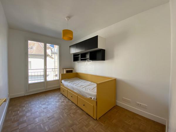 Appartement Pontoise 3 pièce(s) 57,25 m2 Loyer 1 200 €/mois charges comprises **  - Référence  MG11288