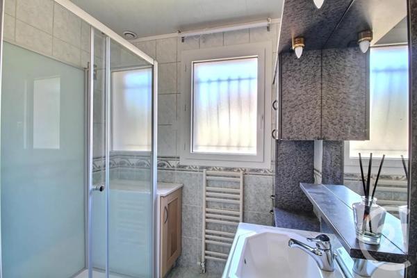 Maison à vendre  5 pièces - 115 m 2   SEZANNE  - 51