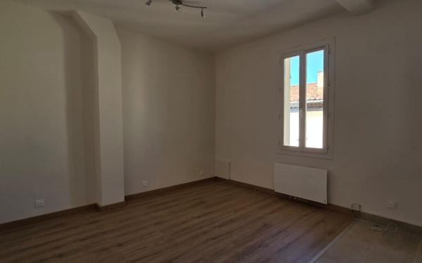 Appartement à vendre    2 pièces •  Marseille 9
