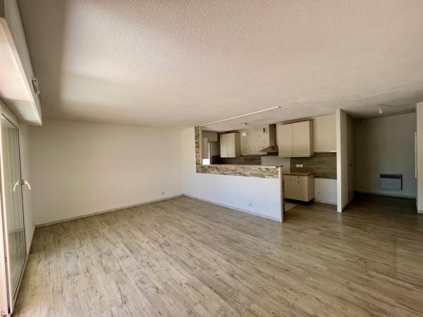 Saint-Raphaël Valescure/centre -T4 35m2 terrasses-jardin 90m2-box fermé+parking-à voir !