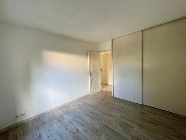 Saint-Raphaël Valescure/centre -T4 35m2 terrasses-jardin 90m2-box fermé+parking-à voir !