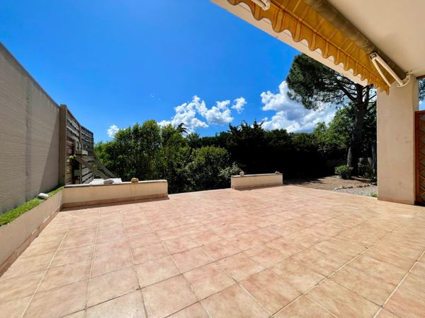 Saint-Raphaël Valescure/centre -T4 35m2 terrasses-jardin 90m2-box fermé+parking-à voir !