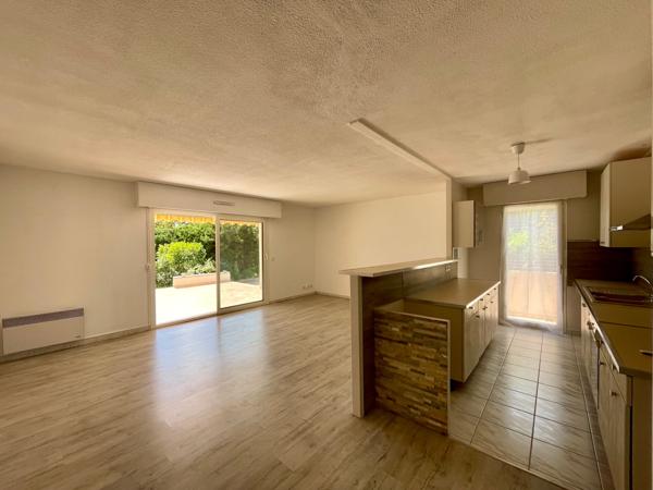 Saint-Raphaël Valescure/centre -T4 35m2 terrasses-jardin 90m2-box fermé+parking-à voir !