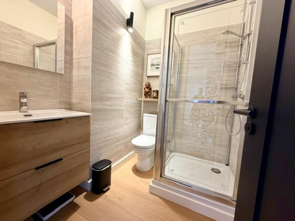 DERNIER ETAGE – LA GENETTE EN BORDUE DES PARCS