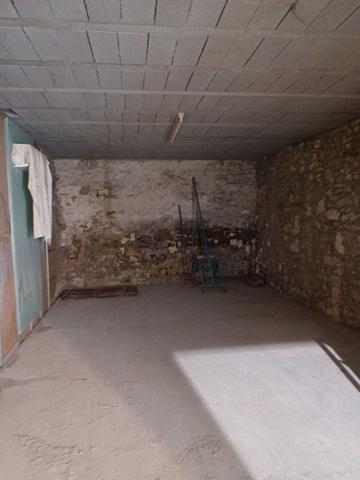 A vendre maison de 58 m², à Saujon, port du Riberou composée de 2 studios à l'étage, d'une buanderieet d'une pièce à rénover ainsi que d'un garage..,