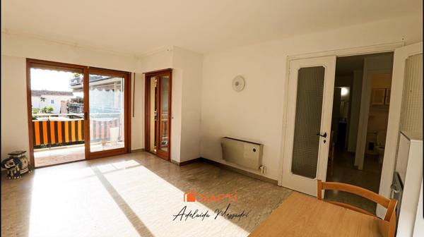 Bel appartement 2 pièces lumineux avec balcons, à 10 min de la plage à Cannes-la-Bocca, idéal résidence principale ou secondaire.