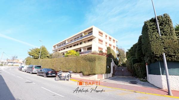 Bel appartement 2 pièces lumineux avec balcons, à 10 min de la plage à Cannes-la-Bocca, idéal résidence principale ou secondaire.