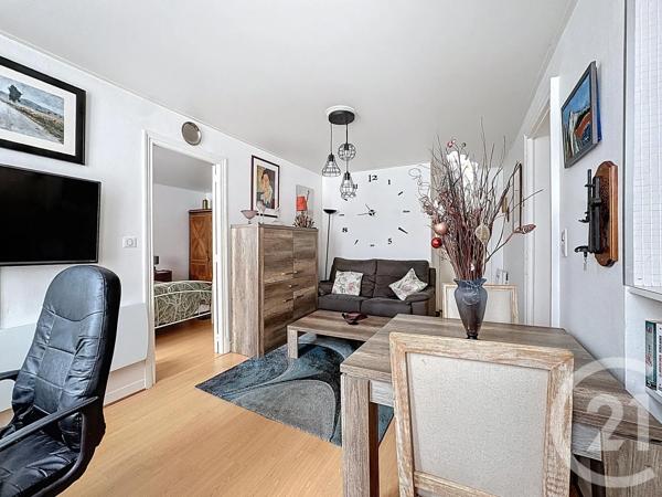 Appartement F2 à vendre  2 pièces - 48 m 2   VITTEL  - 88