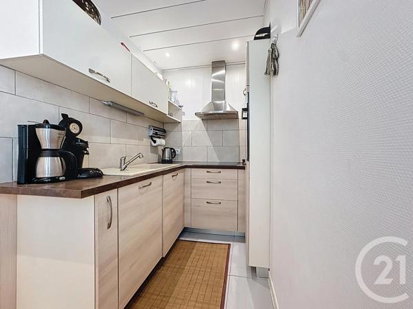 Appartement F2 à vendre  2 pièces - 48 m 2   VITTEL  - 88
