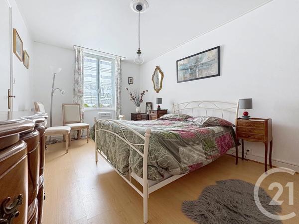 Appartement F2 à vendre  2 pièces - 48 m 2   VITTEL  - 88