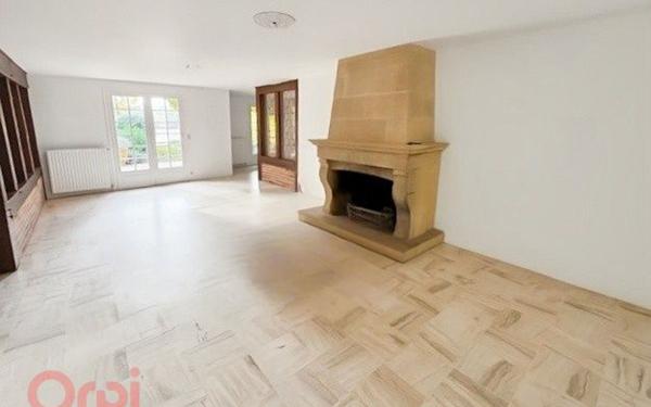 Maison à vendre    5 pièces •  Salbris