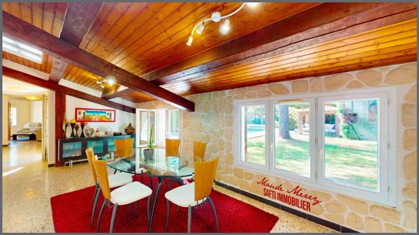 Villa de plain-pied de 190 m 2 habitable - piscine - garage - terrain de plus de 2900 m2 entièrement plat et clôturé - propriété parfaitement entretenue