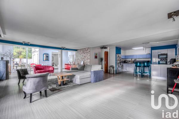 Maison à vendre 9 pièces 304 m² La Queue-en-Brie