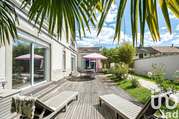 Maison à vendre 9 pièces 304 m² La Queue-en-Brie