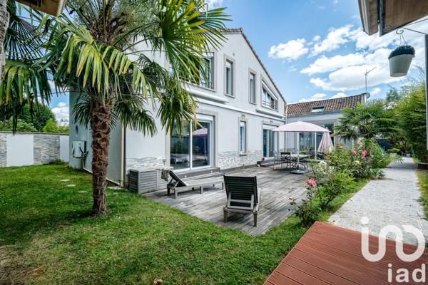 Maison à vendre 9 pièces 304 m² La Queue-en-Brie