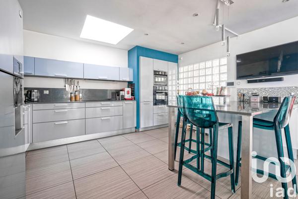 Maison à vendre 9 pièces 304 m² La Queue-en-Brie
