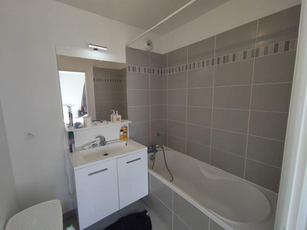 Appartement Saint Priest 2 pièce(s) vendu loué