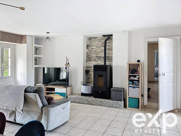 Maison d'env. 200 m2 -6 ch et un T2 indépendante