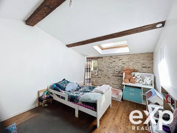 Maison d'env. 200 m2 -6 ch et un T2 indépendante