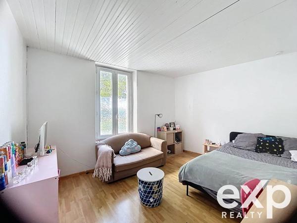 Maison d'env. 200 m2 -6 ch et un T2 indépendante