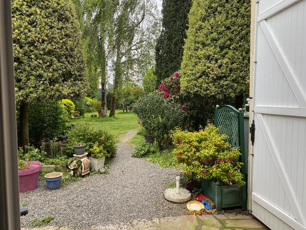 A Vendre Nantes/saint Anne Maison Ancienne Avec Garage/ Beau Jardin