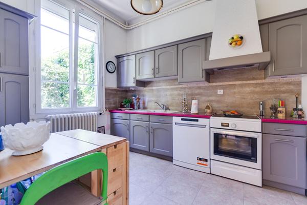 A Vendre Nantes/saint Anne Maison Ancienne Avec Garage/ Beau Jardin