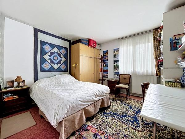 Vente                                                      Appartement
                        
                     4 pièces                      77 m2                     à Boissy-Saint-Léger