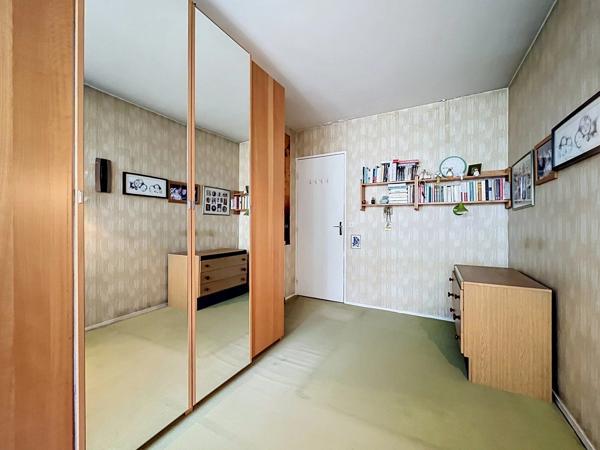 Vente                                                      Appartement
                        
                     4 pièces                      77 m2                     à Boissy-Saint-Léger