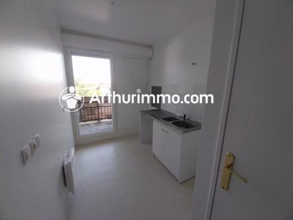 Location                                                      Appartement
                        
                     2 pièces                      49 m2                     à Savigny-le-Temple