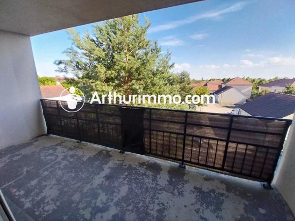Location                                                      Appartement
                        
                     2 pièces                      49 m2                     à Savigny-le-Temple