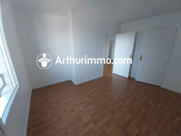 Location                                                      Appartement
                        
                     2 pièces                      49 m2                     à Savigny-le-Temple