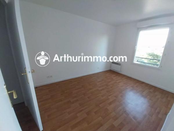 Location                                                      Appartement
                        
                     2 pièces                      49 m2                     à Savigny-le-Temple